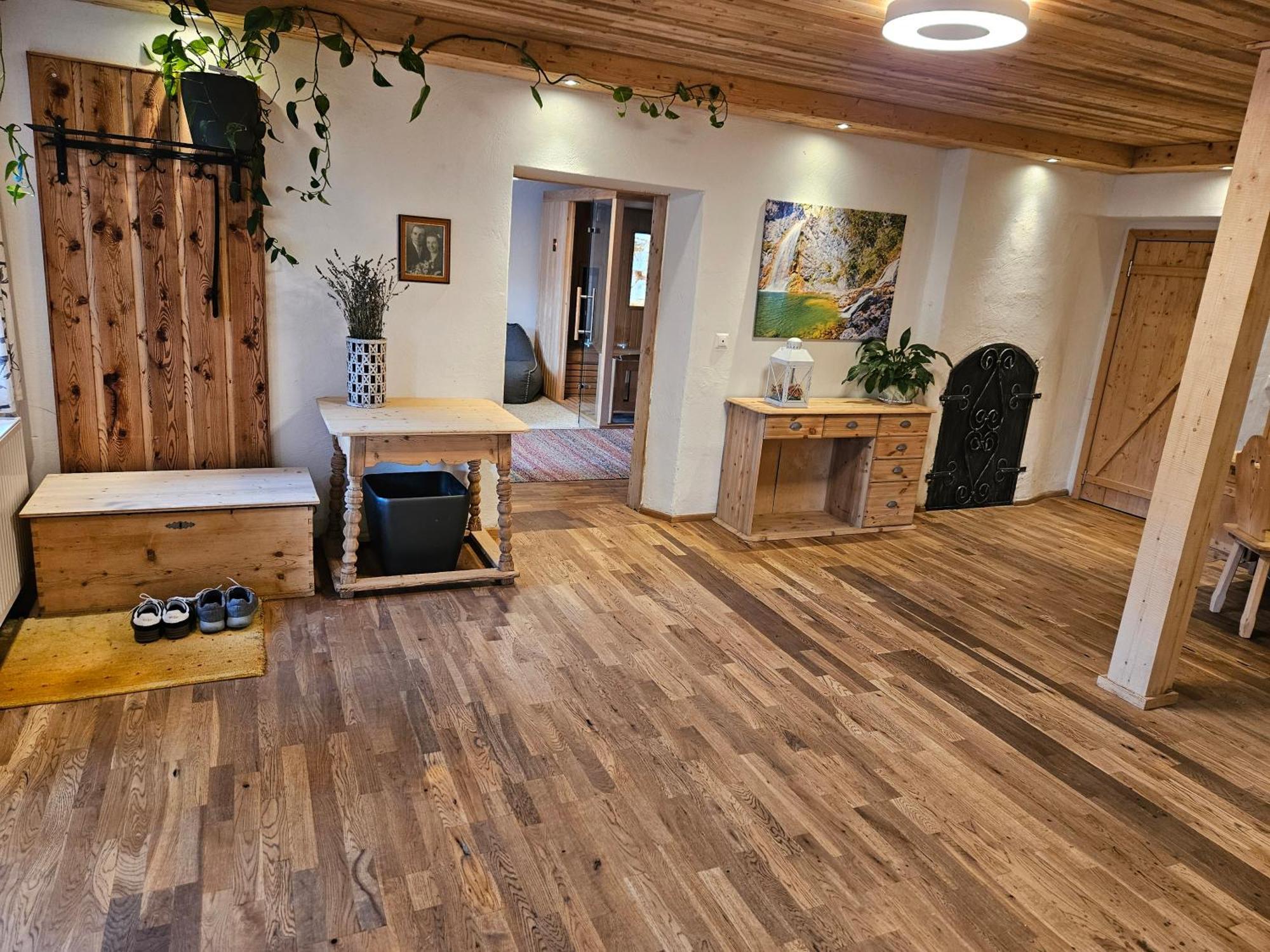 Premium Apartment Mit Privatem Whirlpool, Sauna, Garten Sankt Martin am Grimming Bagian luar foto